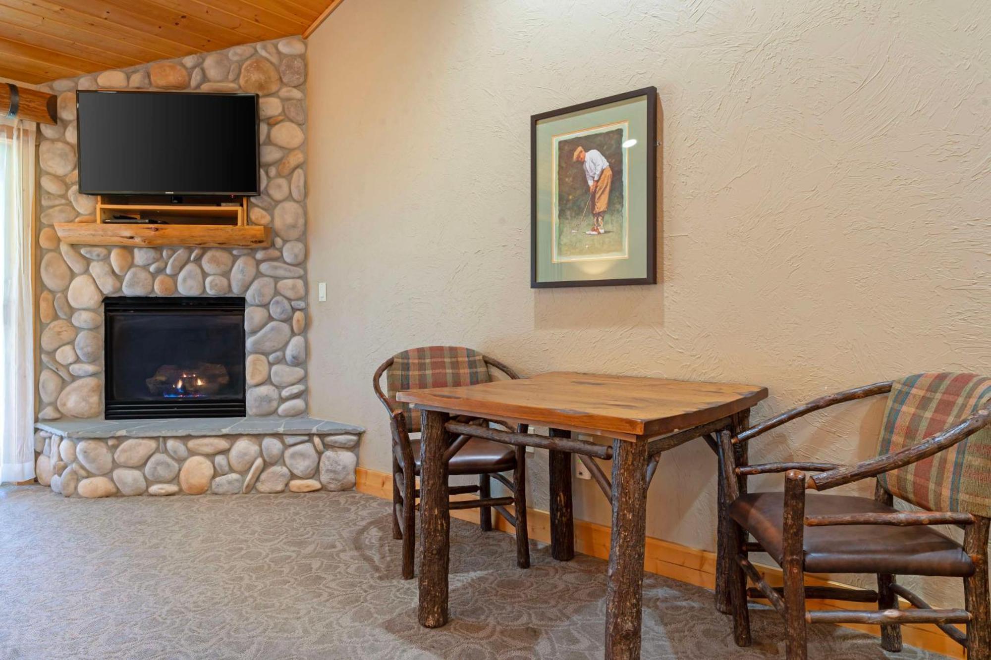 Best Western Ponderosa Lodge Систърс Екстериор снимка