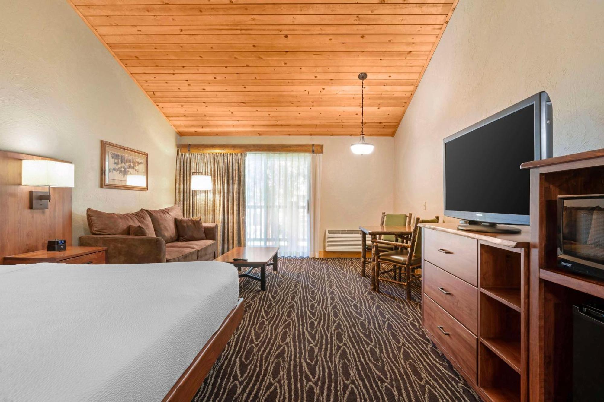 Best Western Ponderosa Lodge Систърс Екстериор снимка