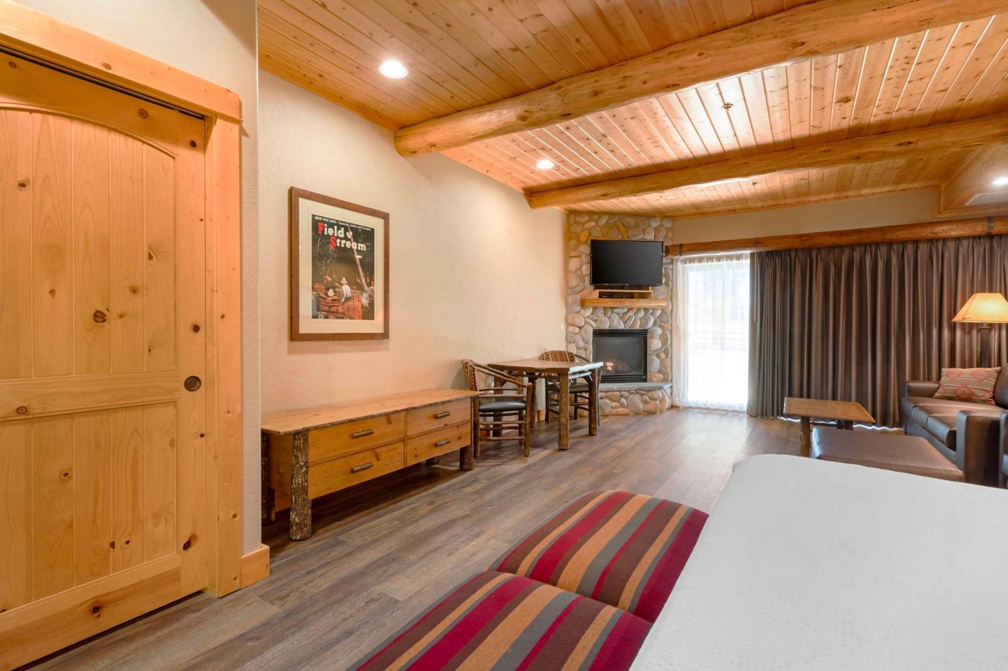 Best Western Ponderosa Lodge Систърс Екстериор снимка