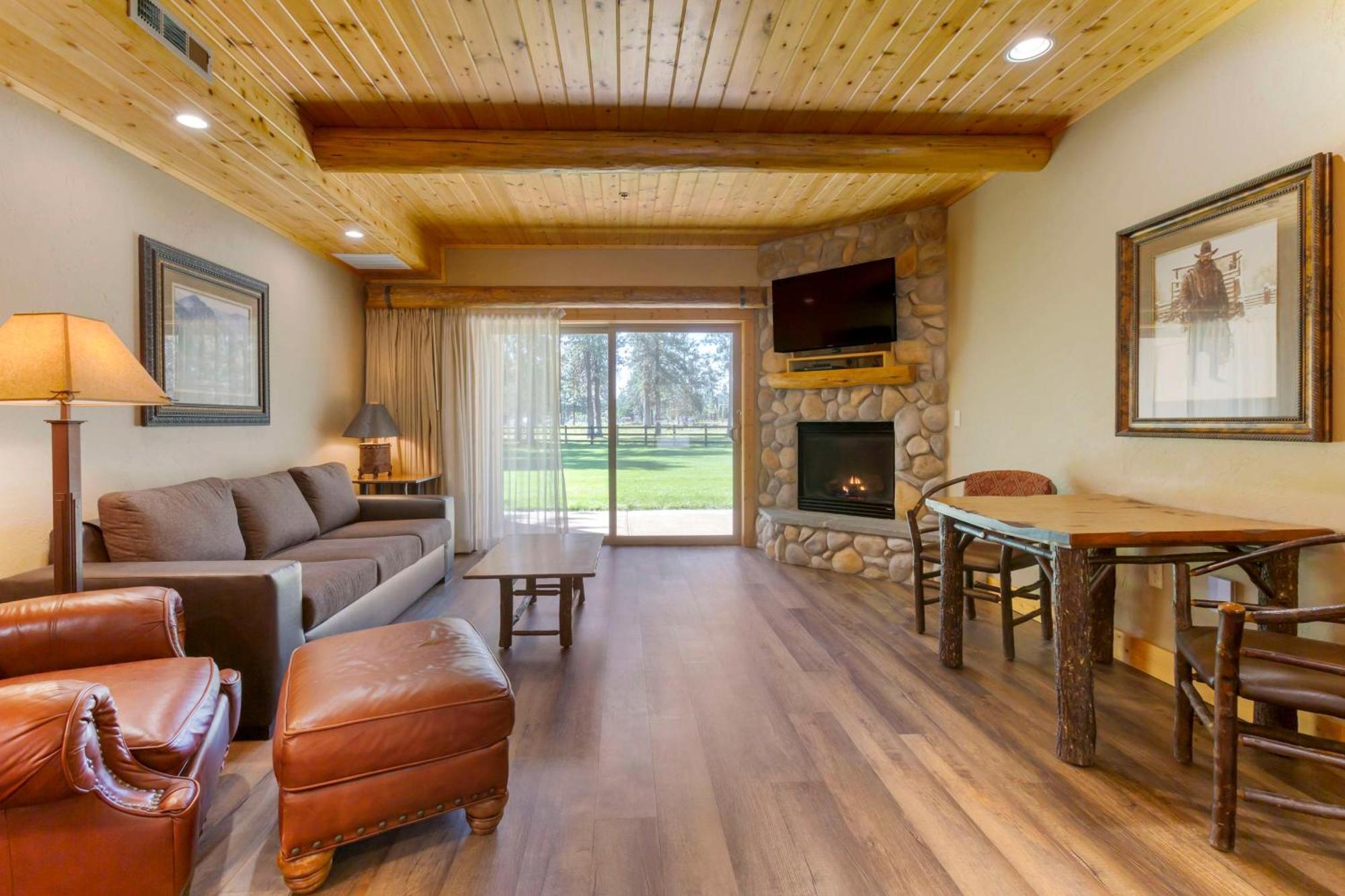 Best Western Ponderosa Lodge Систърс Екстериор снимка